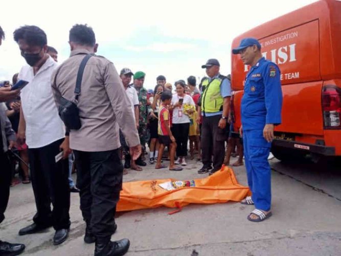 Mayat Bocah Laki Laki Yang Ditemukan Tewas Terapung Di Pantai Molas