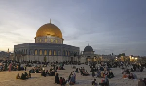 Otoritas Israel Tangkap dan Usir Imam Al-Aqsa dari Yerusalem Timur jpkebyzqpdytczpjgb