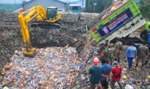 Terbongkar! Dua Kontainer Berisi 7,8 Juta Batang Rokok Ilegal Diamankan Bea Cukai jyabwsjbyrfwhzzgr