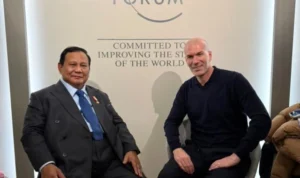 Seskab Teddy Ungkap Misi Prabowo Temui Zidane: Ingin Tiap Sekolah Punya Lapangan Bola kfnkzavxmmaypfmhhhb
