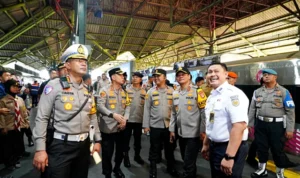 Puluhan Ribu Pemudik Mulai Tinggalkan Jakarta, Kapolda Metro: Situasi Aman dan Kondusif kkrtrtsnzcwmyajs ()