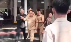 Hampir Ricuh, Wakil Bupati Lebak Amir Hamzah Walk Out Usai Disentil Bupati Hasbi di Depan Pegawai knxpbfyqbvtaqnmy