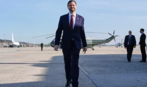 Upaya Terakhir AS Akhiri Perang, JD Vance Pimpin Delegasi ke Pakistan Temui Pihak Iran knxwxwrxrrzwampaea