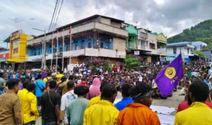 Tolak Militerisme di Papua, Aksi Demonstrasi di Jayapura Diwarnai Perusakan Gerobak PKL kqqwbyjchxnkafpcak