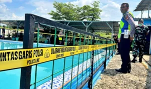 Insiden Maut Kolam Renang Desa Lodaya: Tubuh Korban Tersenggol Pelatih di Dasar Kolam kqrfxnxefdagvngkf