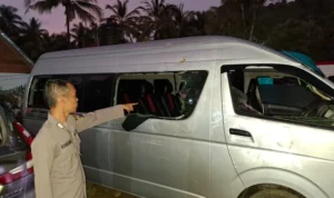 Polisi Selidiki Kasus Pengeroyokan Wisatawan Surabaya di Pantai Malang kqvewhqwygkafhzp ()