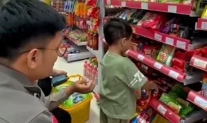 Gerak Cepat Personel Polres Kudus Ajak Belanja Sembako Warga Kurang Mampu di Desa Jepang ktptqjzdddfyxb