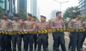 Suasana Mencekam di Menteng! Bentrokan Antarkelompok Rusak Lapak Pedagang ktxcpkvdjhhjjpcwch
