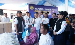 Sambut Hari Bhayangkara, Komjen Dedi Prasetyo Salurkan Ratusan Sembako dan Pengobatan Gratis di Megamendung kvvmxnmpzjpqeqqgv