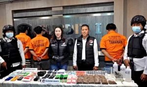 Polda Metro Jaya Bongkar Industri Rumahan Tembakau Sintetis di Kampung Melayu, Dua Pelaku Diciduk kvjrsmgphrdfpwmgdtr