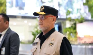 Tangis Haru Warnai Penutupan Haji 2026, Menhaj Lepas Rompi Petugas di Surabaya kvtyvgwbzgbtkcravs