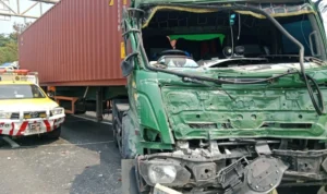 Kecelakaan Maut di Tol JORR Bintara, Enam Kendaraan Terlibat dan Satu Orang Meninggal kxtfmsxskekbnsemy