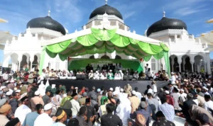 Bendera Bulan Bintang Hendak Dikibarkan, Peringatan Hari Damai Aceh Malah Berujung Bentrok mbhecyqetfyxbjjds