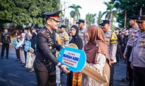 Kapolres Bogor Serahkan Kunci Rumah ASRI, Total 21 Hunian Warga Telah Direnovasi mjazpwqrmammjehnn