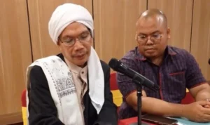 6. Abah AIS Ditahan dalam Kasus Dugaan Kekerasan Seksual, Ancaman Hukuman Maksimal 15 Tahun Salin judul mbrtpvrkqyprajqmw