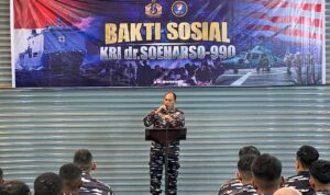 Gandeng PMI, TNI AL Fasilitasi Donor Darah Warga Papua di Kapal Perang Rumah Sakit aad f e bb ccbe