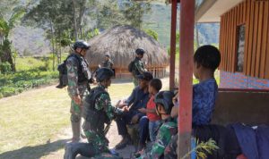 Danpos Pirime Sambang Warga Wenam