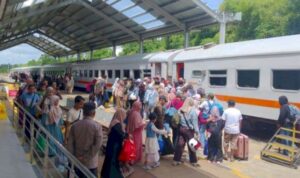 Penumpang KAI Daop 9 Jember Tembus 13 Ribu Orang per Hari pada Puncak Arus Balik image x ccdb