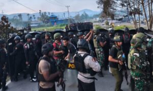 Enam Prajurit TNI AD Dievakuasi dari Kerusuhan Yalimo, Tiga Alami Luka Serius
