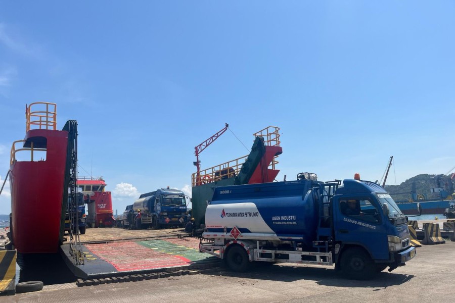 distribusi bbm ke enggano pertamina jaga pasokan energi