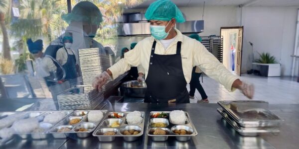 Salah satu pekerja di SPPG Bojong Koneng Bogor Jawa Barat (Foto RMOL Alifia
