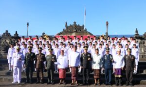 Tampilkan Nuansa Kebhinekaan Pakaian Adat Nusantara, Jajaran Polda Bali Ikuti Upacara 1 Juni beb ba cb ec ababaa