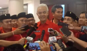 Ganjar Pranowo Santai Ditempel Elektabilitas Purbaya, Fokus ke Kegiatan Sosial