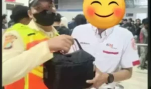 Petugas KAI Dipecat akibat Laporan Anita, Warganet: “Perkara Tumbler Saja Kok Begitu!” x