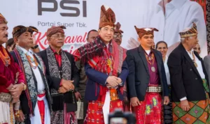 Prosesi Adat Meriah, Jokowi Resmi Terima Gelar Kehormatan Raja-Raja Timor x