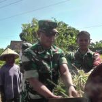 Kodim Klungkung Panen Demplot Padi di Desa Gelgel
