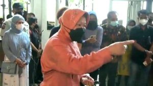 Kartu KKS Milik Lansia Tak Bisa Digunakan, Mensos Risma Mendidih