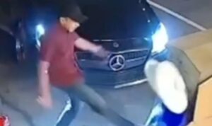 Buntut Pamer Senpi di Ruko, Selebgram Adam Deni Terancam 15 Tahun Penjara adam deni