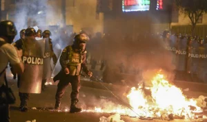 Parah..! Kantor Polisi Terbakar, Demo Anti Pemerintah, Chaos di Seluruh Negeri