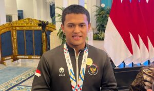 Presiden Prabowo Anugerahkan Kenaikan Pangkat Kapten kepada Lifters Rizki Juniansyah IMG WA