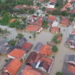 hari banjir rendam karawang jiwa terdampak mcn