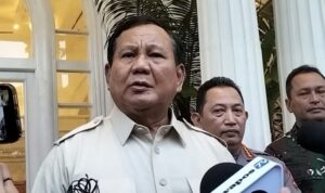 Presiden Prabowo Lantik Adies Kadir sebagai Hakim Konstitusi Hari Ini Prabowo DST RMOL ()