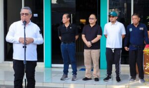 Menteri LH dan Benyamin-Pilar Pimpin Aksi Bersih Sampah di Jalan Raya Serpong eb cd d fdbec