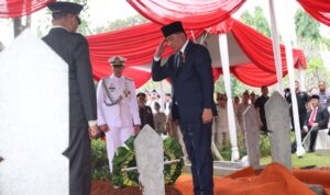 Hadiri Pemakaman Militer di TMPN Kalibata, Kasad Jenderal Maruli Simanjuntak Beri Penghormatan Terakhir kepada Ryamizard Ryacudu cc c b acffedcf