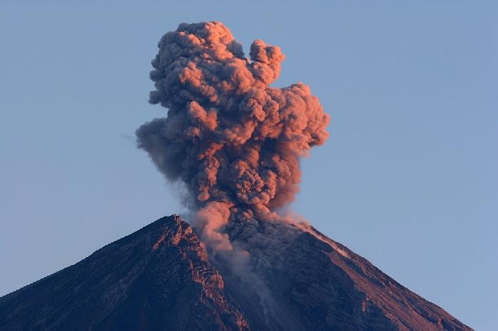 Java Vulkan Semeru näher Rauchwolke