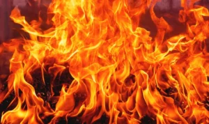 Waspada Teror Api! Seseorang Sengaja Bakar Barang di Sekitar Warung Nasi Matraman eaebeaadedebbccebbcdcfdcdfa