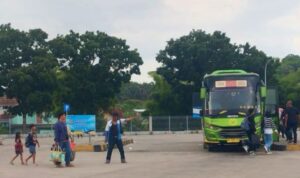 Arus Balik H+2 Lebaran Mulai Terlihat di Terminal Rajabasa image x cbfaa
