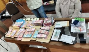 Barang bukti yang diamankan KPK saat berldah kantor BPN Jatim Foto Tim Penyidik KPK