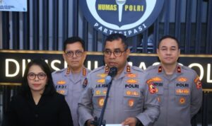 Kapolri Naikkan Pangkat 50 Pati dan 4 PNS, Satu Perwira Raih Bintang Tiga pi