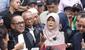 Eksepsi Dikabulkan, Sidang Dokter Tifa Dihentikan Sementara, Ini Responsnya dokter tifa sidang