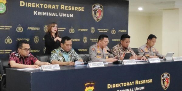 Dirreskrimum Polda Metro Jaya Kombes Iman Imannudin (kedua dari kiri) saat konferensi pers di Mapolda Metro Jaya Jakarta Selatan pada Jumat April RMOL