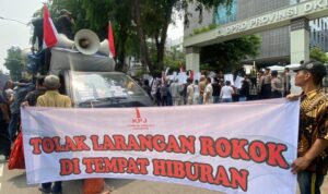 Pansus Raperda KTR DKI Jakarta Bahas Dampak Ekonomi Larangan Penjualan Rokok