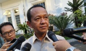 Bahlil Curiga Sebagian LNG Indonesia ke Singapura Dijual Kembali ke Negara Lain dc b f b f