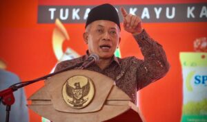 Menkop Ferry Juliantono: Koperasi Merah Putih Tukangkayu Bukti Kemandirian Ekonomi ced a a bed fddd