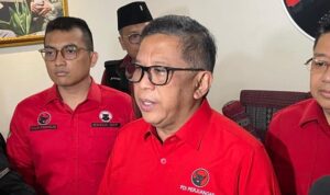 Hasto Santai Tanggapi Perombakan Kabinet: Budi Gunawan dan Hendrar Prihadi Diganti