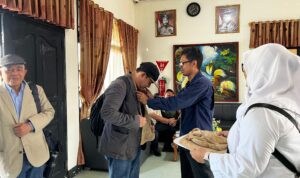 Disambut Meriah, Ketum PWI Zulmansyah Sekedang Tiba di Manokwari